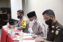 Jumlah Kasus Covid-19 Meningkat, Gugus Tugas Kabupaten Siak Adakan Pertemuan Dengan Management PT Indah Kiat Tualang (foto/lin)
