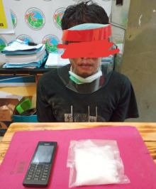 Satnarkoba Polres Pelalawan, Tangkap Pengedar Narkoba, 100 Gram Sabu Diamankan (foto/ardi)