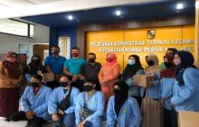 Mahasiswa Kukerta Integrasi Abdimas UNRI Kembali Distribusikan Hand Sanitizer di Kecamatan Rumbai dan Rumbai Pesisir (foto/int)