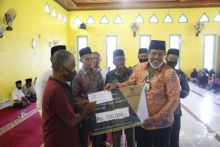 Penyaluran Zakat Tahap III Kecamatan Sungai Apit Dan Sabak Auh, Ini Harapan Alfedri (foto/lin)