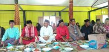 Wabup Kuansing Halim, Sah Jadi Cucu Kemenakan dan Disaksikan Para Datuk Penghulu, Menti, Dubalang, Tuo Kampung dan Ninik Mamak Suku Melayu (foto/zar)