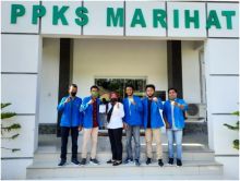 Mahasiswa Faperta UIR yang sedang mengikuti program magang di Pusat Penelitian Kelapa Sawit Marihat, Sumatera Utara.