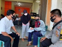 Kawal Penyaluran BST Tahap 4 dan 5 di Kantor Pos Ukui, Personil Polsekk Ukui Lakukan Pengamanan