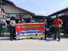 Polsek Pangkalan Kuras Polres Pelalawan Lakukan Sosialisasi Saber Pungli Kepada Penarik Becak Bermotor