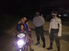 Ciptakan Situasi Kondusif, Personil Polsek Teluk Meranti Gelar Patroli Dialogis Dengan Masyarakat