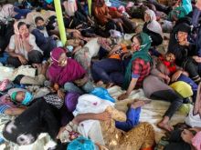 Setelah Terdampar Di Laut Selama Tujuh Bulan, Para Pengungsi Rohingya Tiba Di Indonesia