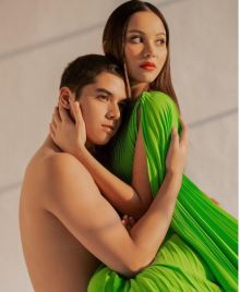 Alghazali unggah foto mesra