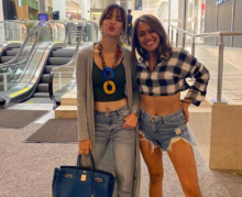 Nia Ramadhani bersama asistennya Prita Aunalal. Foto: int 