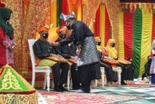 LAMR Gelar Prosesi Tepuk Tepung Tawar Sambut Pejabat Baru yang Berdinas di Inhil (foto/ist)