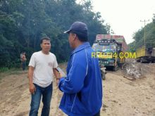Balon Bupati H. Indra Gunawan saat di Jalan Sungai Empang