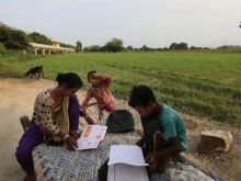 Pasangan Ini Membuka Kelas di Trotoar Untuk Anak-anak Miskin, Karena Tidak Bisa Mendapat Akses Pendidikan Selama Lockdown