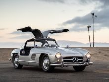 Mercedes-Benz 300 SL Gullwing produksi tahun 1957