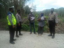 Polsek Pangkalan Kuras Sosialisasikan Maklumat Kapolda Riau Tentang Larangan Membakar Hutan dan Lahan