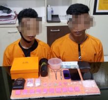 Tangkap Dua Orang Pria di Tembilahan, Polisi Temukan Ratusan Ekstasi dan Sabu (foto/rgo)