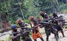 Anggota OPM di Papua pamer senjata.  (Ilustrasi) 