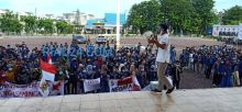 Ratusan Mahasiswa Gempur yang melakukan aksi ujukrasa