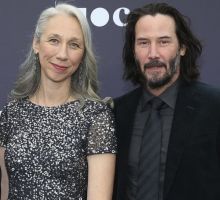 Kisah Keanu Reeves yang Mampu Bertahan Hidup Setelah Kehilangan Bayi dan Pacarnya Hanya Dalam Waktu 2 Tahun