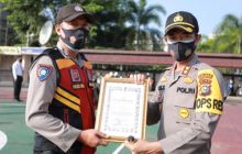Kapolres Inhil Berikan Penghargaan Bagi Personilnya yang Berprestasi (foto/rgo)