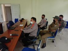Bahas Kegiatan Masyarakat Dimasa Pandemi, Polsek Kerumutan dan Upika Ikuti Zoom Meeting Dengan Kapolres Pelalawan