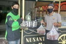 Tetap Eksis Selama Pandemi, Selain 3M Pecel Lele Nusantara Selalu Sediakan Bahan Higienis (foto/riki)
