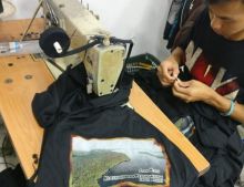 Akhir Tahun Bisnis Konveksi Baunk Art Pekanbaru Menggeliat di Tengah Pandemi Covid-19, Tetap Terapkan Prokes 3M (foto/riki)