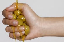 Ingin Kuku yang Cantik? Coba Campurkan Dua Bahan Ini Dan Lihat Hasilnya Pada Kuku Anda