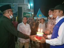 Sekretaris Kesbangpol Bersama PLN Tembilahan Rayakan Hari Listrik Nasional ke-75 Tahun (foto/ist)