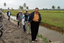 T. Azmun Jaafar turun ke pedesàan untuk mesosialisasikan pasangan Husni Tamrin- T. EDY sabli