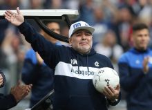 Legenda Sepak Bola Argentina Maradona Menjalani Operasi Otak