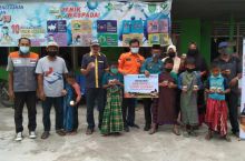 Rumah Zakat Riau Salurkan 200 Paket Rendang dan kornet Superqurban di Indragiri Hilir (foto/ist)