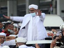 Habib Rizieq Shihab saat tiba di Tanah Air.  Foto: int