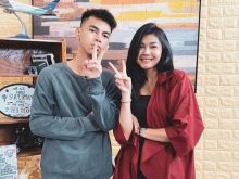 Dimas Ramadhan Foto Bareng Manajernya yang Cantik, Netizen Sebut Begini (foto/int)