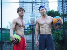 Rizky Billar dan Denny Sumargo Pamer Perut Six Pack, Netizen Sebut Begini (foto/int)