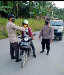 Kapolsek setop pengguna jalan