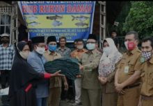 Kelompok Nelayan Merempan Hilir Siak Peroleh Bantuan 14 Unit Sampan Dari Bank BNI (foto/int)