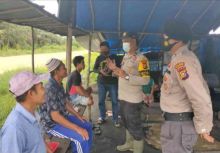 Bhabinkamtibmas Desa Kuala Panduk dan Desa Petodaan Sosialisasikan Adaptasi Kebiasaan Baru 