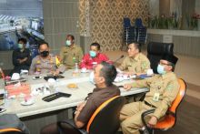 Pjs Bupati Siak Sampaikan Kesiapan Penyelenggaraan Pilkada Siak 9 Desember ke Wagubri Lewat Vitcon (foto/lin)