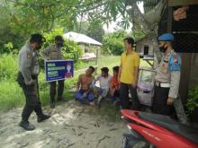 Polsek Teluk Meranti Berikan Himbauan Selalu Pakai Masker kepada Masyarakat