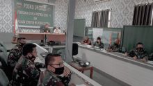 Dandim 0303/Bengkalis Letkol Inf Lizardo Gumay saat menggelar video konfrens