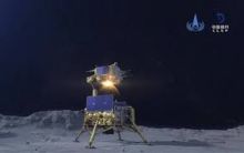 Kapsul Tiongkok Dengan Berat 2 kg Batuan Bulan Memulai Perjalanan ke Bumi