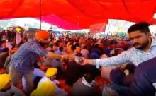 Para Janda Petani Yang Suaminya Meninggal Karena Bunuh Diri Pasca Terlilit Hutang, Bergabung Dengan Aksi Protes di Delhi