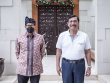 Menteri Sandiaga Uno Diskusi Hal Ini ke Luhut Binsar, Netizen Malah Sebut Begini (foto/int) 