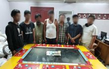 Tujuh tersangka dan barang bukti