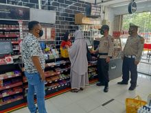 Hindari Penyebaran Covid-19, Polsek Pangkalan Kerinci Lakukan Operasi Yustisi Dialogis