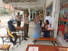 Hindari Penyebaran Covid-19, Polsek Pangkalan Kerinci Lakukan Operasi Yustisi Dialogis