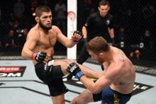 Khabib Nurmagomedov saat duel melawan Justin Gaethje. Foto: getty images 