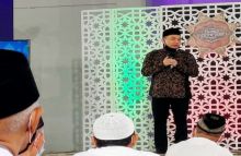 Ustaz Hilmi Firdausi. Foto: Istimewa/Internet