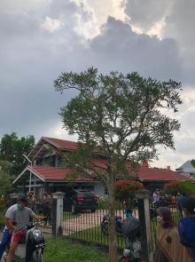 Pensiunan di Pekanbaru Nekat Gantung Diri di Ruang Tamu Diduga Karena Ini (foto/riz) 