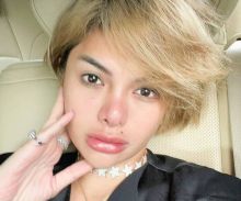 Nikita Mirzani Berpose Tanpa Busana, Netizen Malah Minta Adakan Give Away (foto/int) 