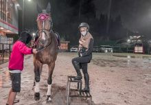 Ria Ricis Naik Kuda Malam-malam, Netizen Langsung Sebut Begini (foto/int) 